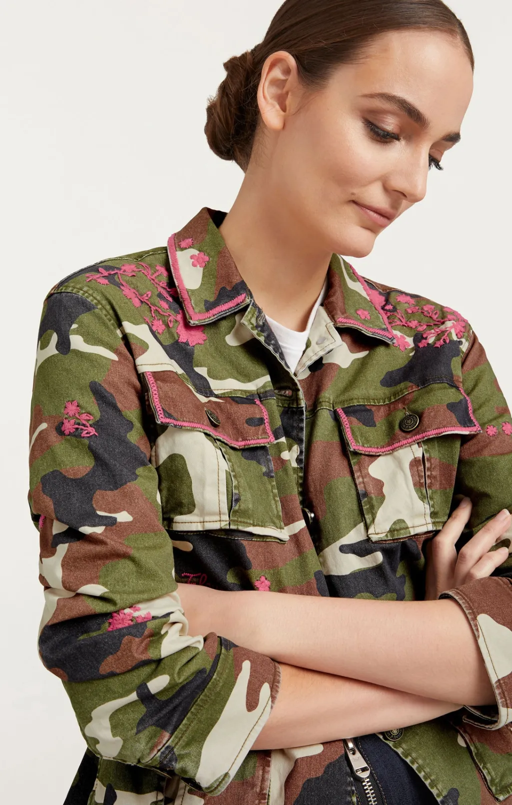 Cinq à Sept Camo Floral Vine Vera Jacket ClassicMulti New