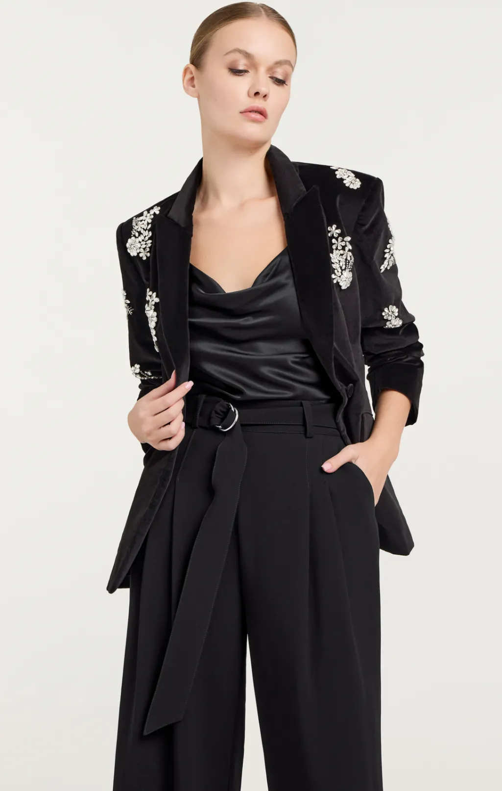 Cinq à Sept Crystal Ivy Chenille Scrunched Cheyenne Blazer Black Sale