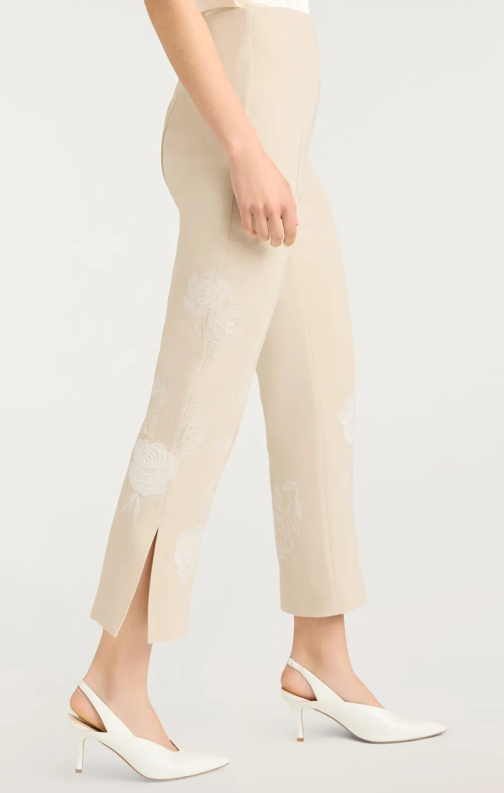 Cinq à Sept Floating Roses Embellished Cropped Brianne Pant Plaster/Ivory Outlet
