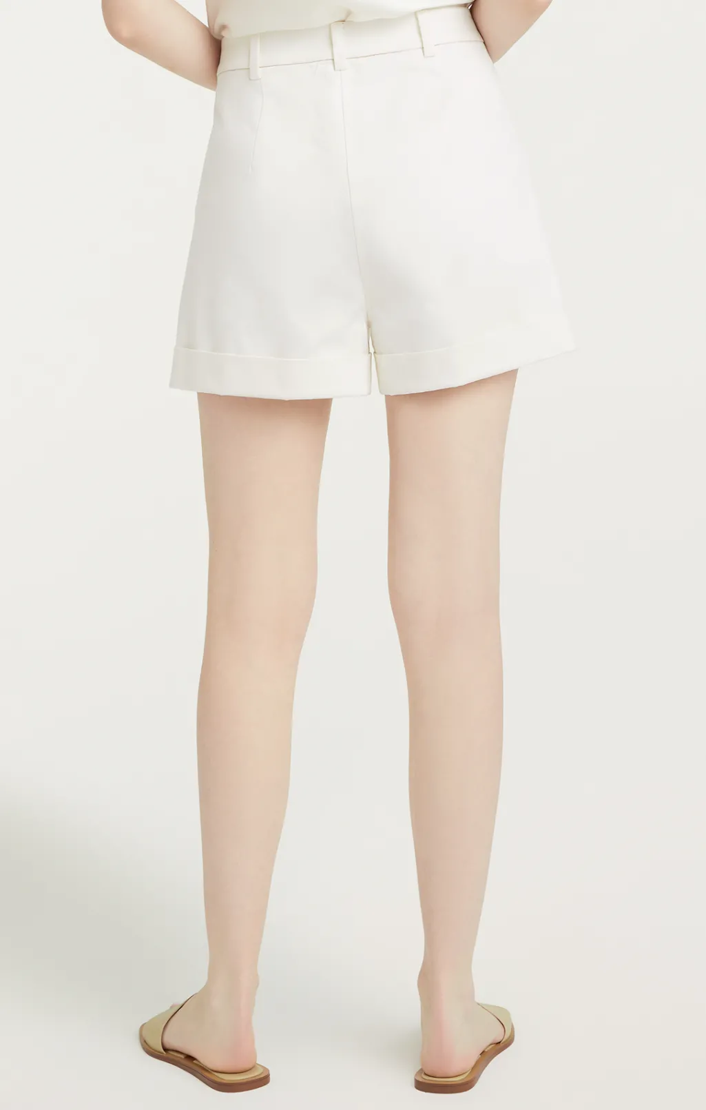Cinq à Sept Sateen Galena Short White Clearance